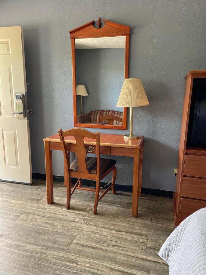 Deerfield Inn Adamsville Екстериор снимка