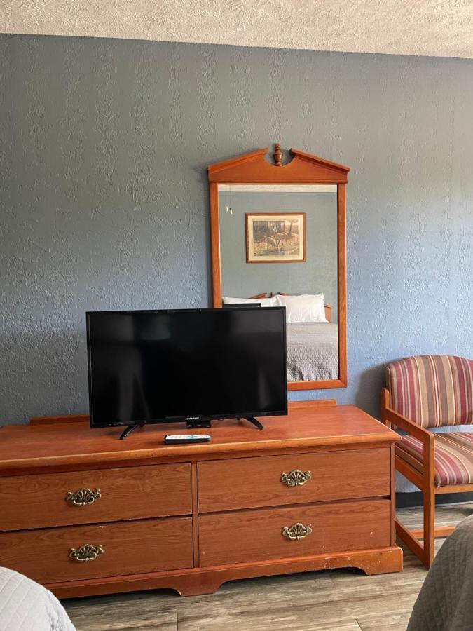 Deerfield Inn Adamsville Екстериор снимка
